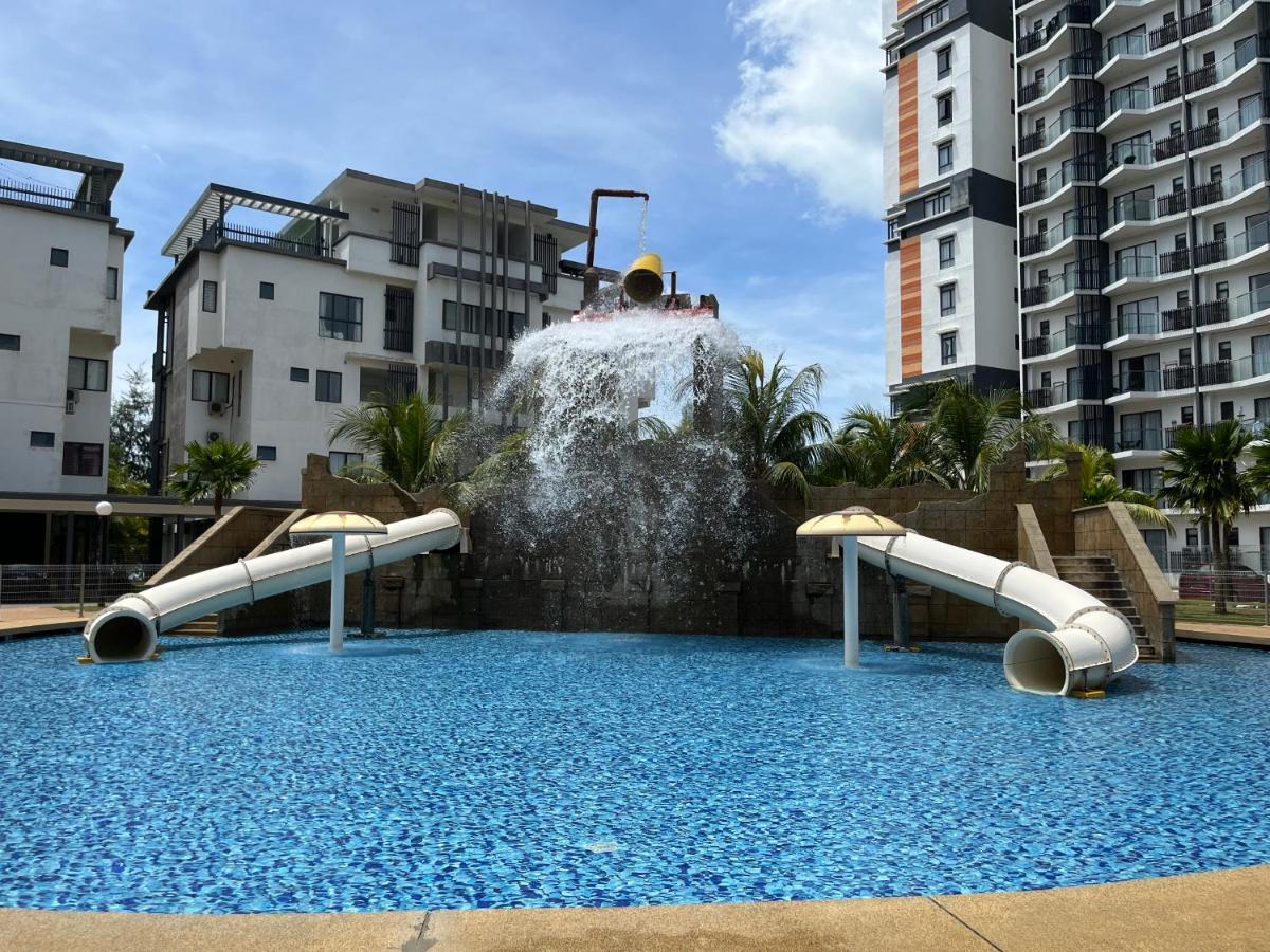 Sg Resort Residence - Beach & Waterpark Kuantan Exterior foto