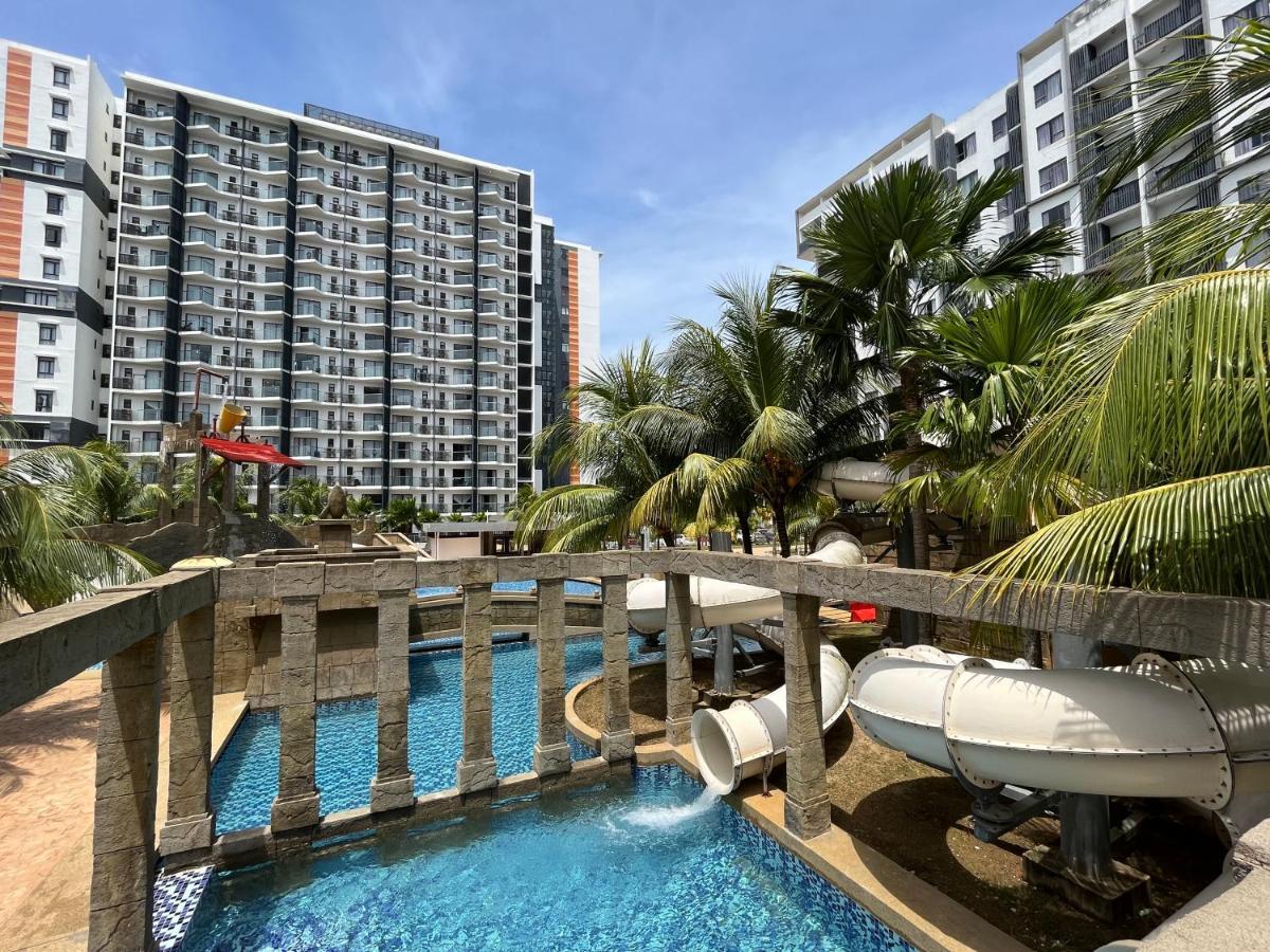 Sg Resort Residence - Beach & Waterpark Kuantan Exterior foto